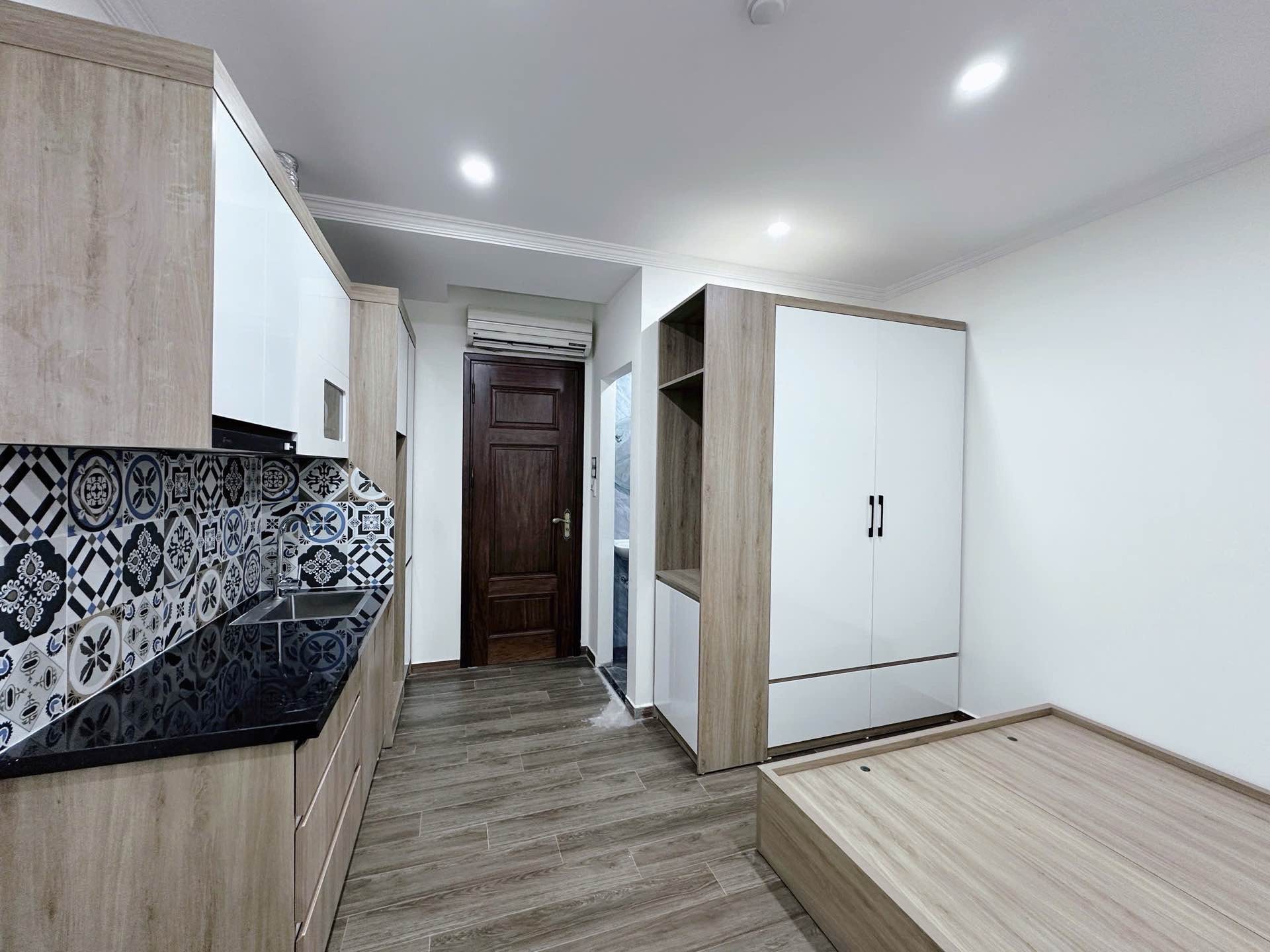 Bán nhà Ngọc Khánh - diện tích 48.5m2 8 tầng - 11 phòng cho thuê - giá 25 tỷ