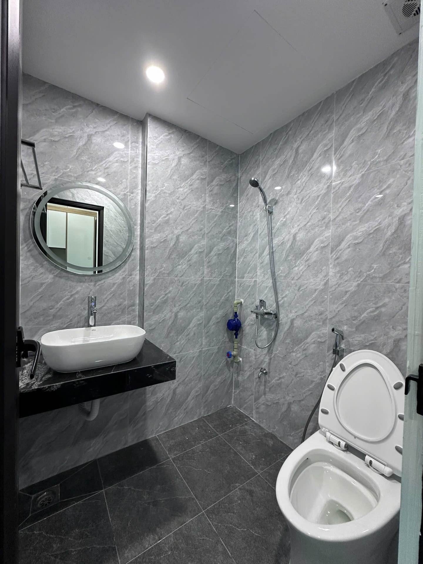 Bán nhà Ngọc Khánh - diện tích 48.5m2 8 tầng - 11 phòng cho thuê - giá 25 tỷ