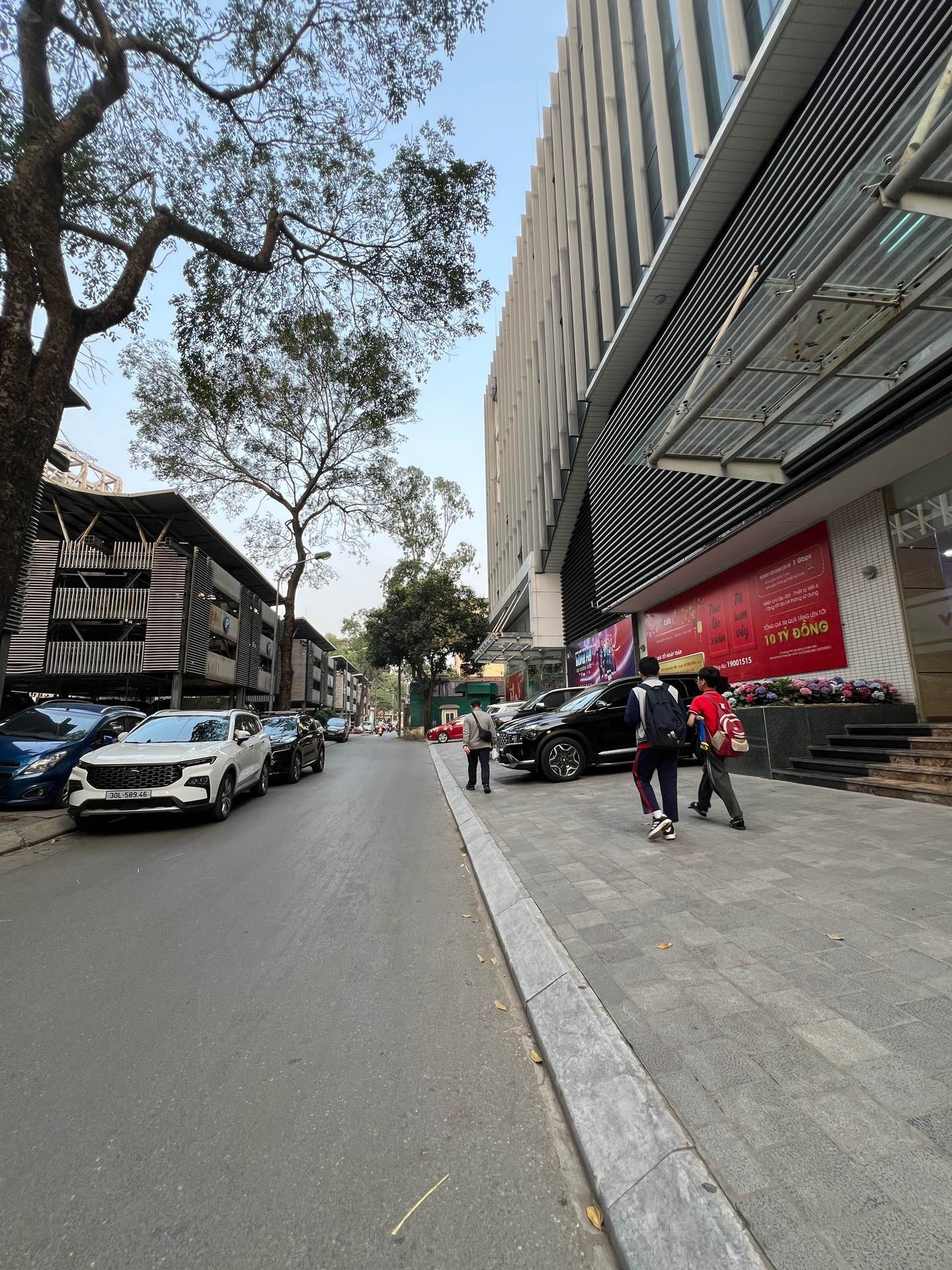 Bán nhà Ngọc Khánh - diện tích 48.5m2 8 tầng - 11 phòng cho thuê - giá 25 tỷ