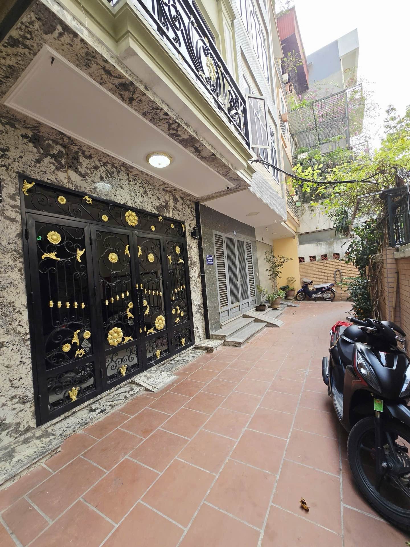 Bán nhà Ngọc Khánh - diện tích 48.5m2 8 tầng - 11 phòng cho thuê - giá 25 tỷ