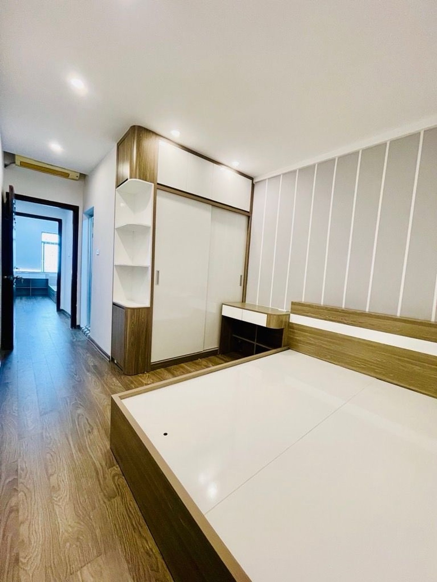 Bán nhà Định Công - diện tích 68m2 1 tầng - Căn hộ đẹp, giá 5,28 tỷ