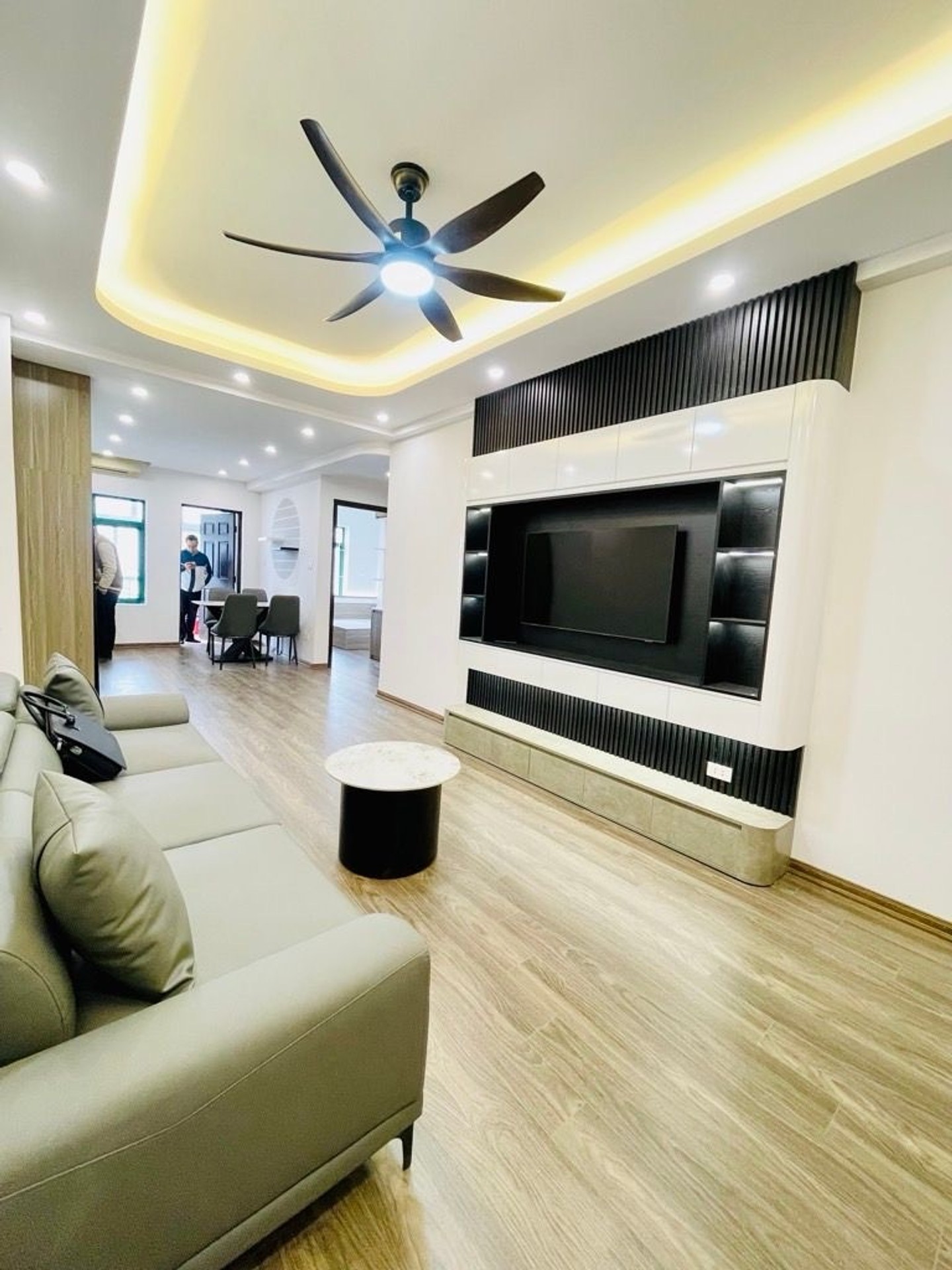 Bán nhà Định Công - diện tích 68m2 1 tầng - Căn hộ đẹp, giá 5,28 tỷ
