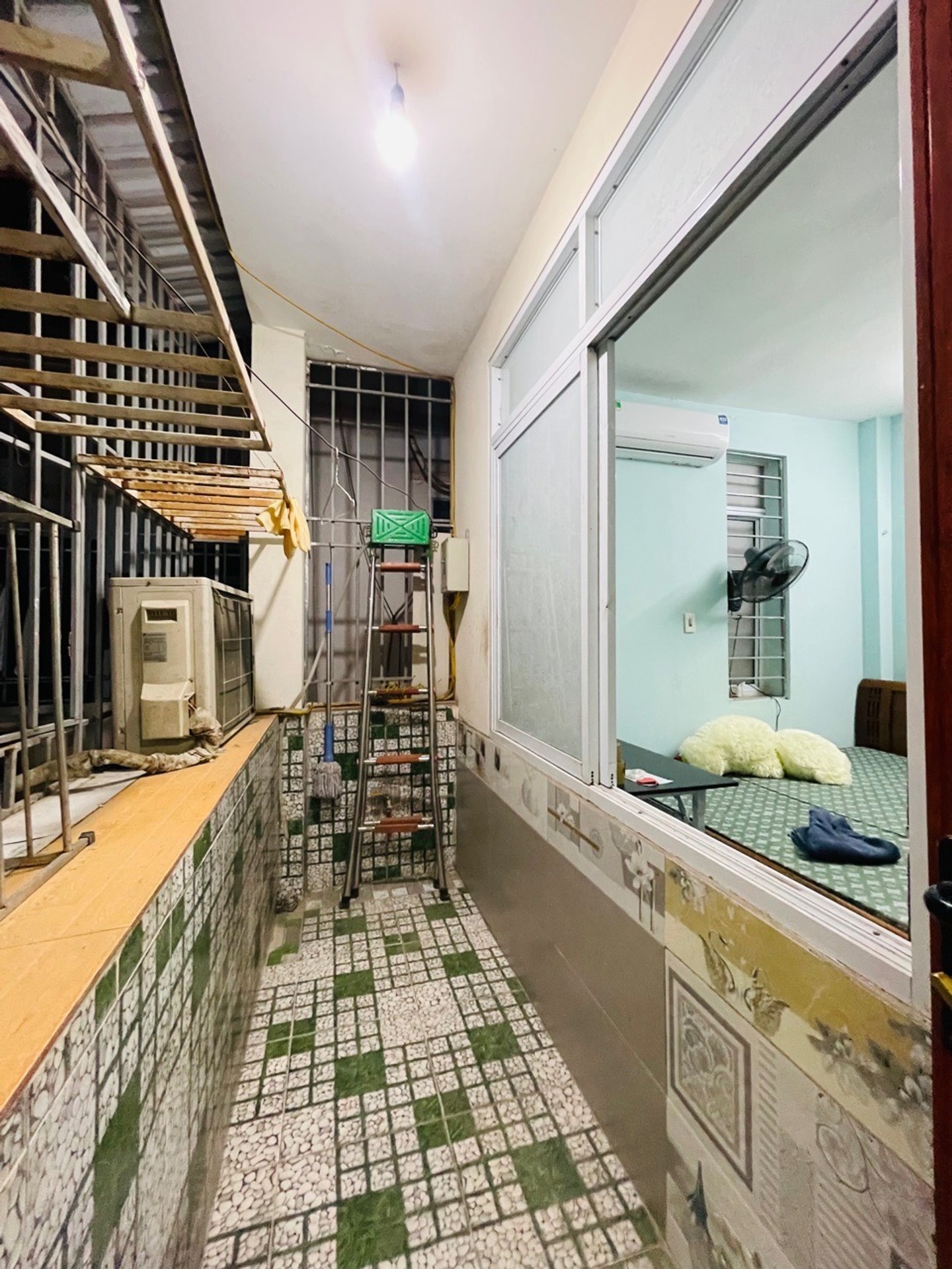 Bán nhà Bùi Xương Trạch - diện tích 33m2 4 tầng - Lô góc, ngõ nông - giá 4,4 tỷ