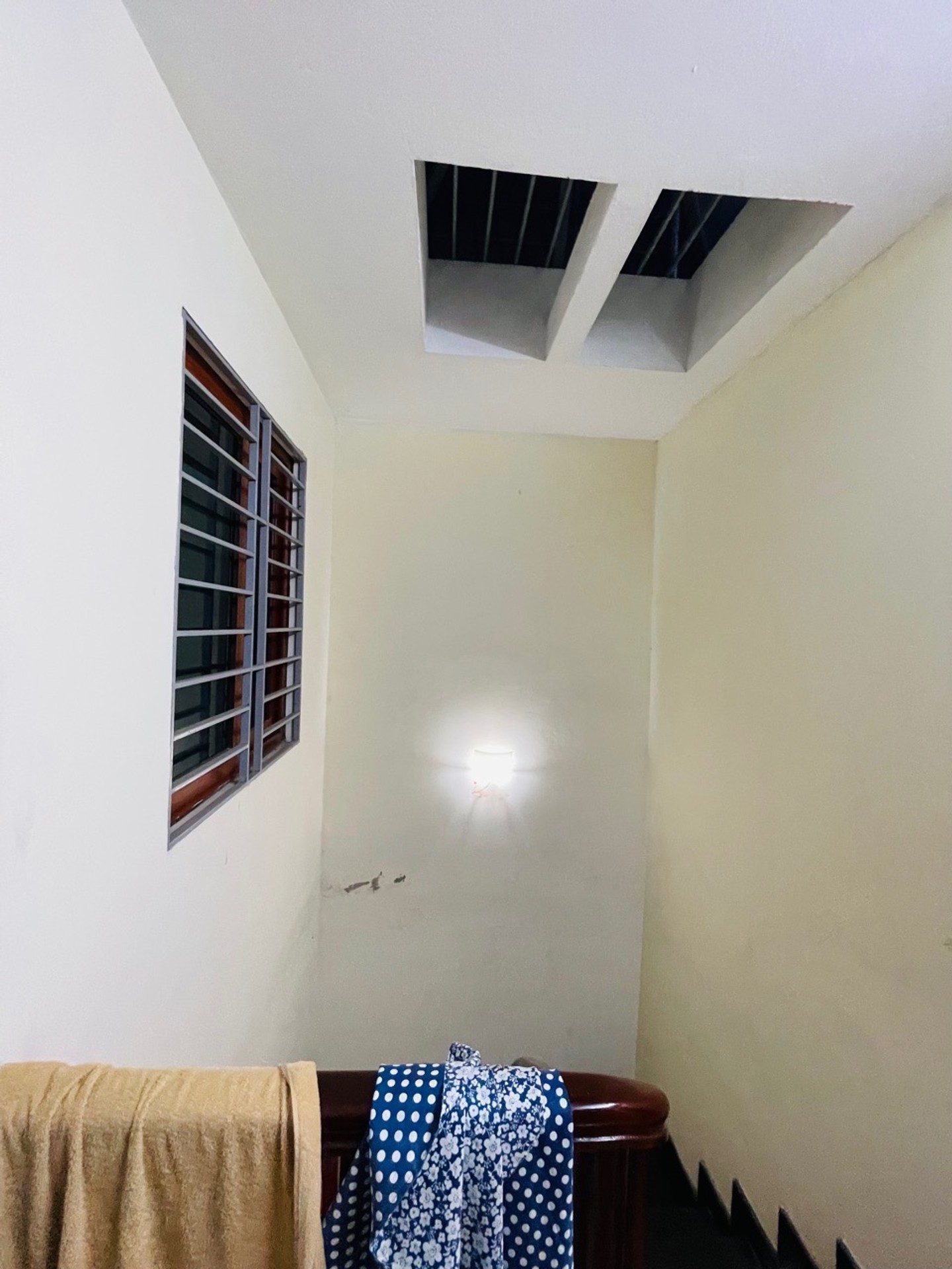 Bán nhà Bùi Xương Trạch - diện tích 33m2 4 tầng - Lô góc, ngõ nông - giá 4,4 tỷ