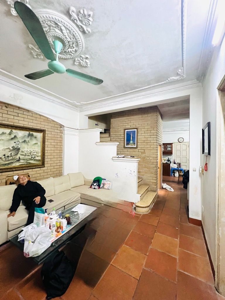 Bán nhà Hoàng Đạo Thành - diện tích 120m2 4 tầng - ô tô đỗ dừng ngày đêm - giá Nhỉnh 39 tỷ