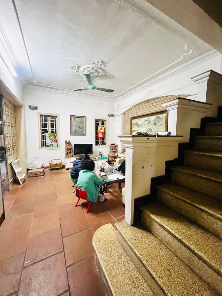 Bán nhà Hoàng Đạo Thành - diện tích 120m2 4 tầng - ô tô đỗ dừng ngày đêm - giá Nhỉnh 39 tỷ