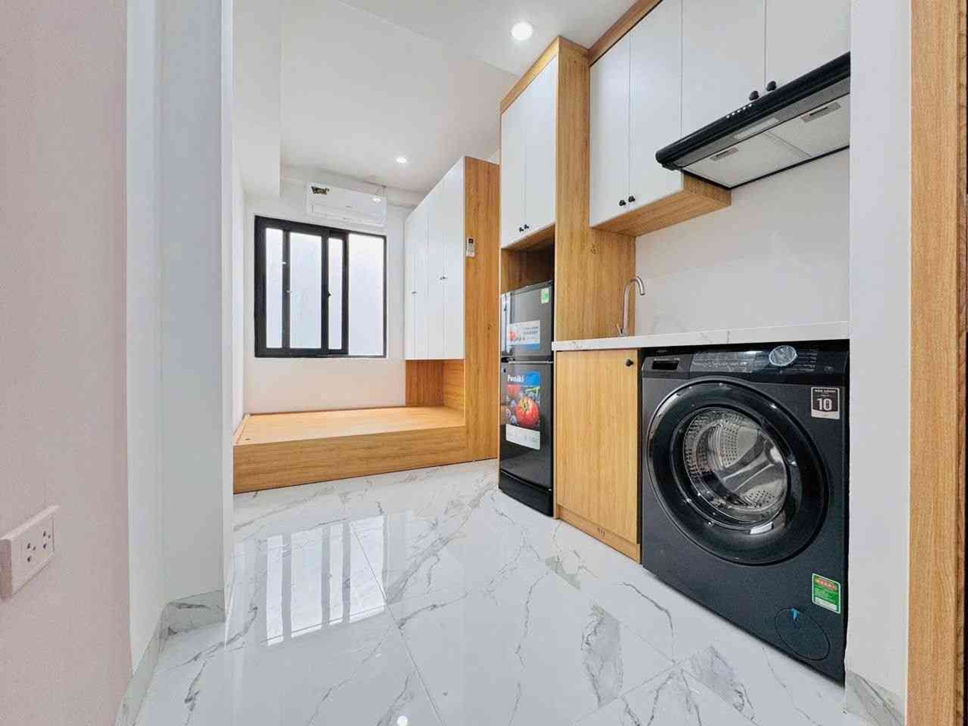 Bán nhà Định Công Hạ - diện tích 99m2 8 tầng - ô tô qua nhà - giá 23,5 tỷ