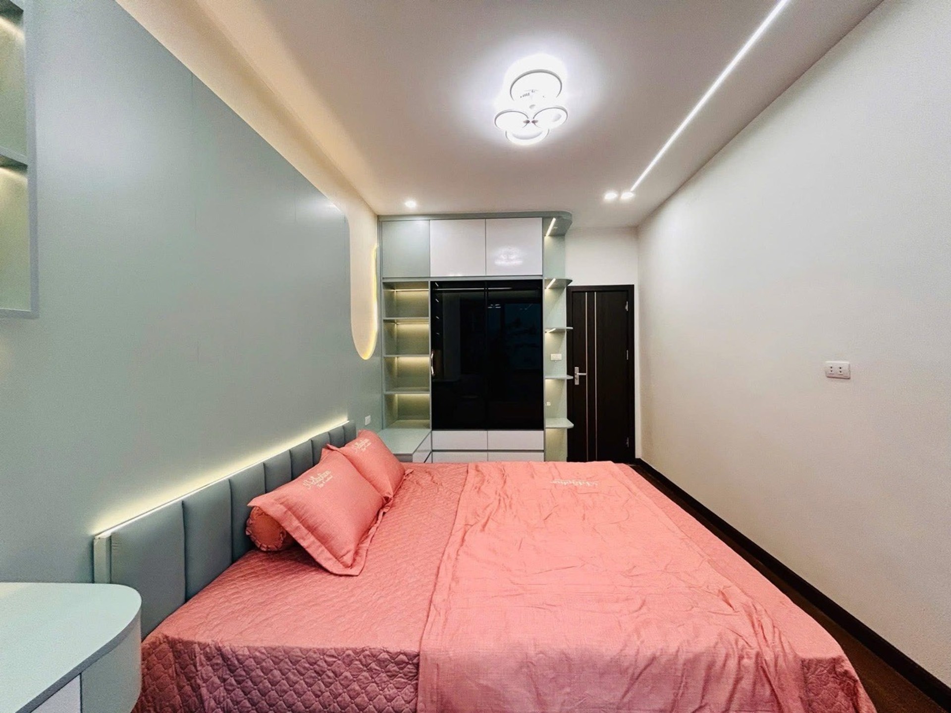 Bán nhà Quan Nhân - diện tích 33m2 4 tầng - Ngõ thông tứ phía - giá 7,2 tỷ