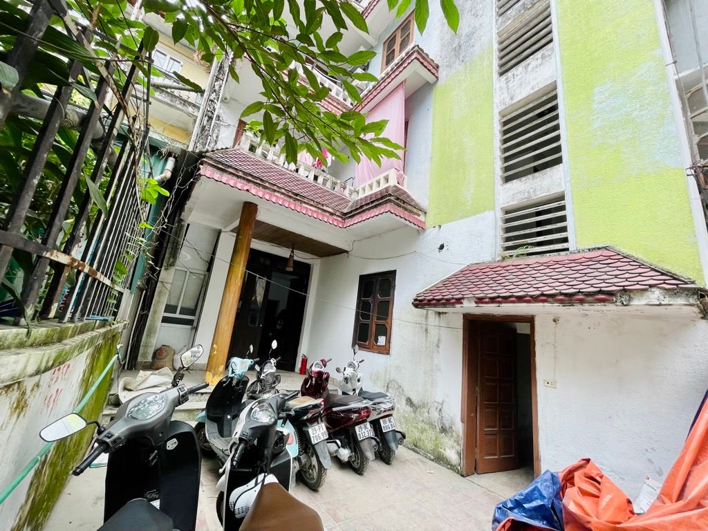 Bán nhà Triều Khúc - diện tích 159m2 4 tầng - Nhà cũ, có thể cải tạo - giá 38 tỷ