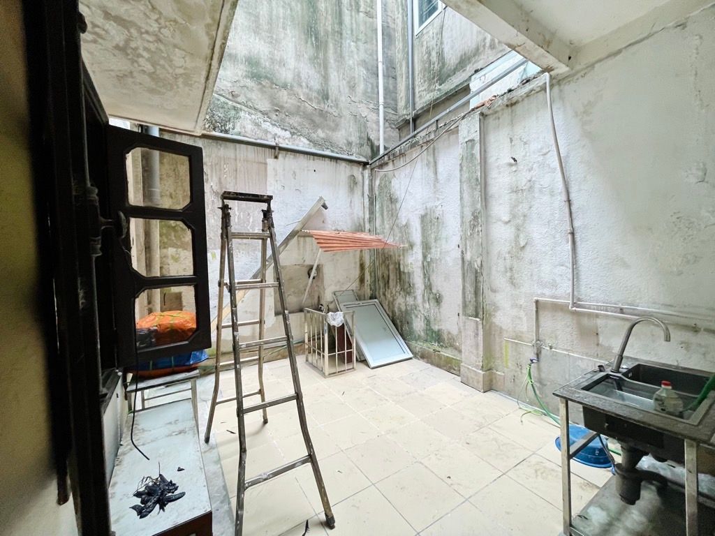 Bán nhà Triều Khúc - diện tích 159m2 4 tầng - Nhà cũ, có thể cải tạo - giá 38 tỷ