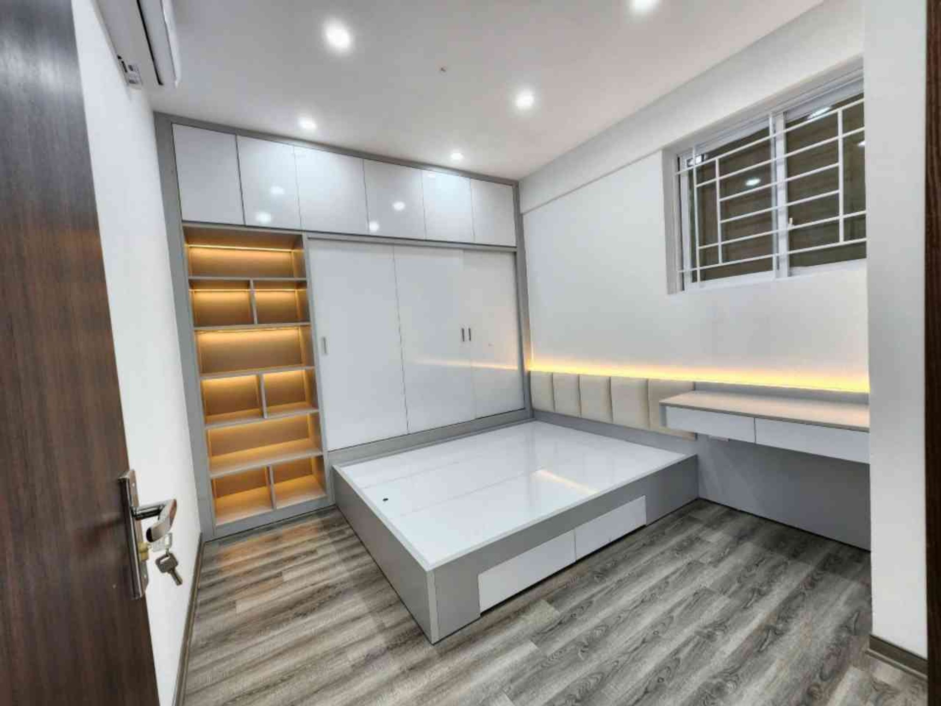 Bán nhà Vĩnh Hoàng - diện tích 60m2 15 tầng - Căn góc view hồ - giá 4,72 tỷ