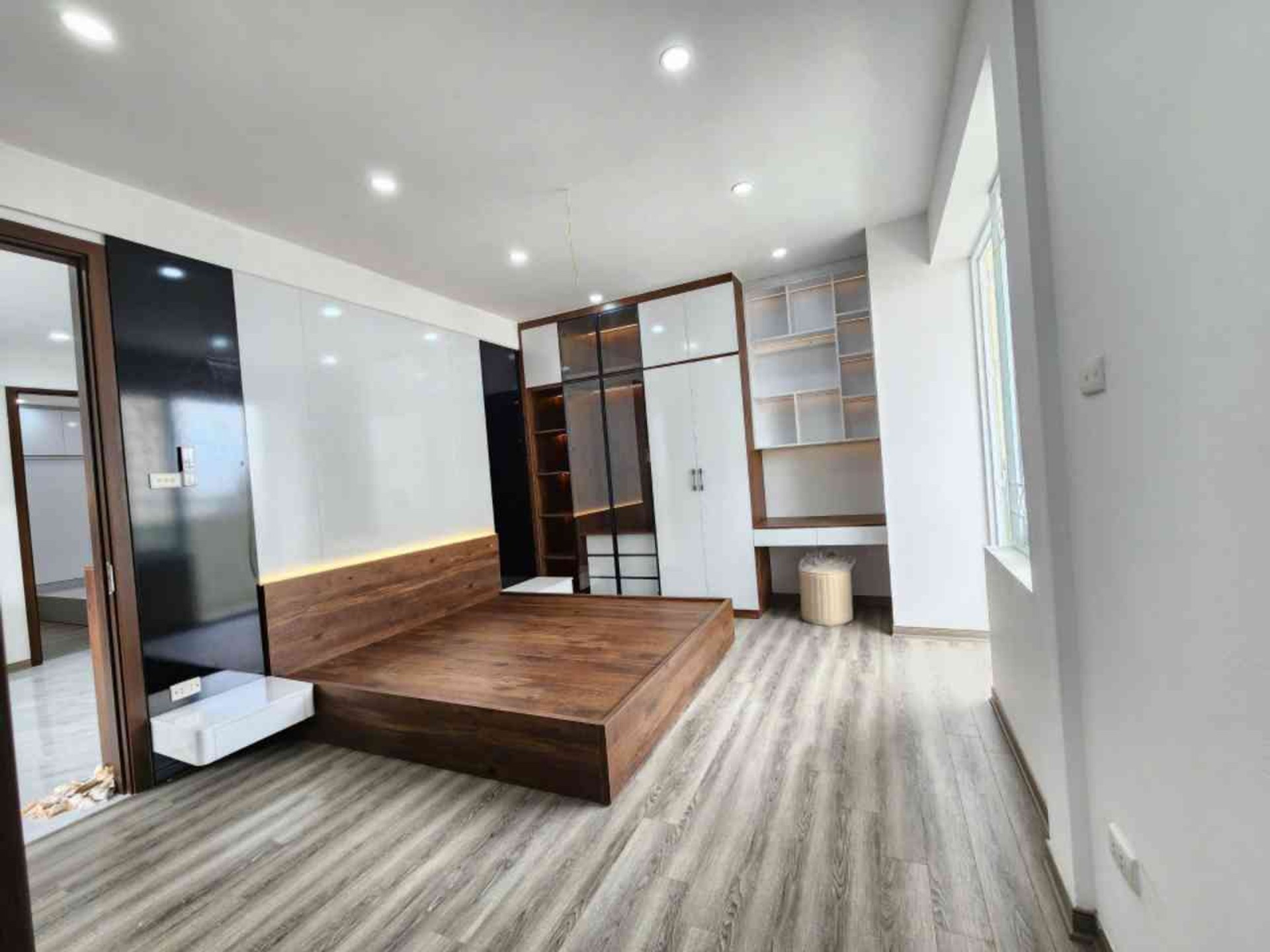 Bán nhà Vĩnh Hoàng - diện tích 60m2 15 tầng - Căn góc view hồ - giá 4,72 tỷ