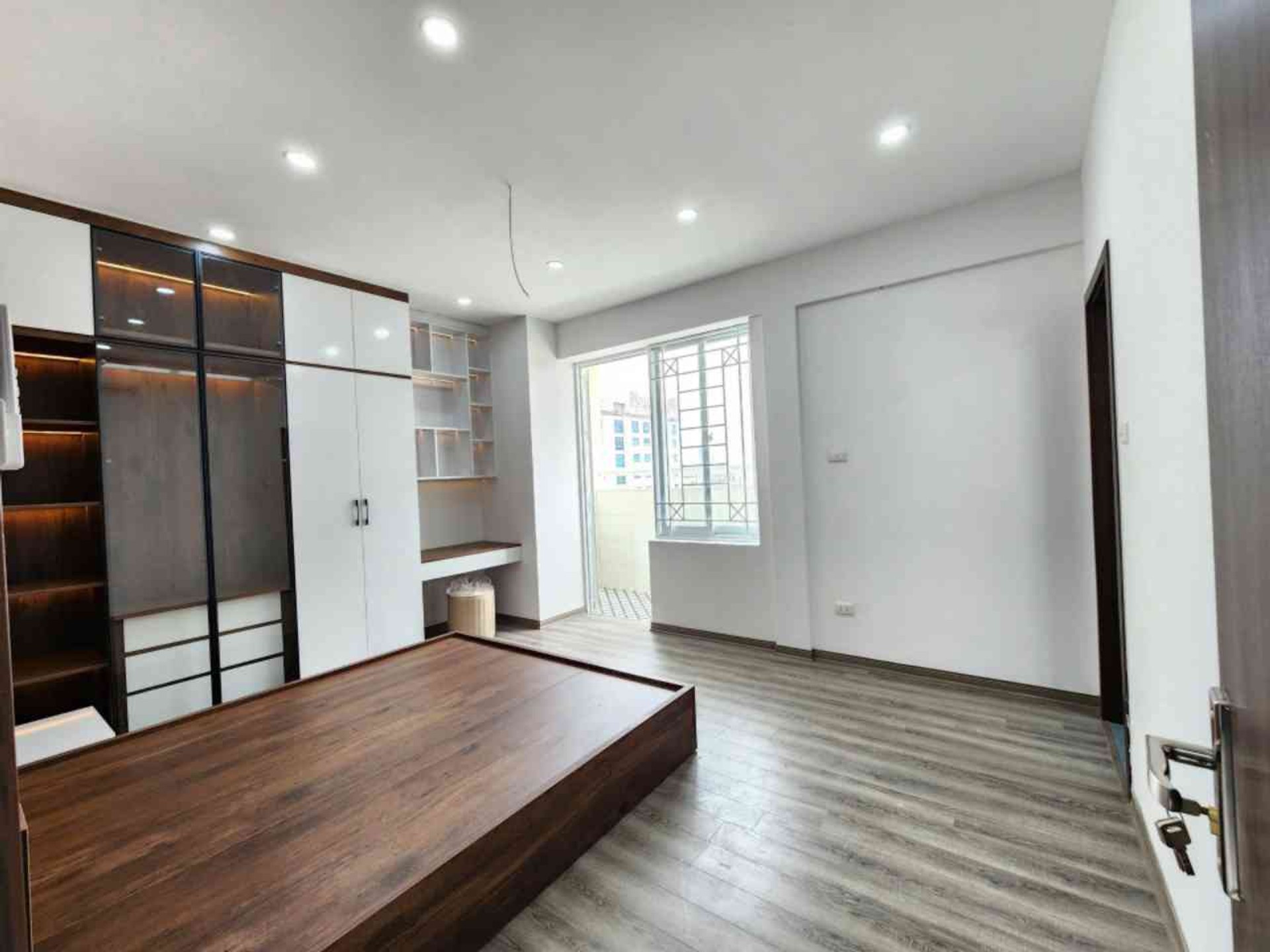 Bán nhà Vĩnh Hoàng - diện tích 60m2 15 tầng - Căn góc view hồ - giá 4,72 tỷ