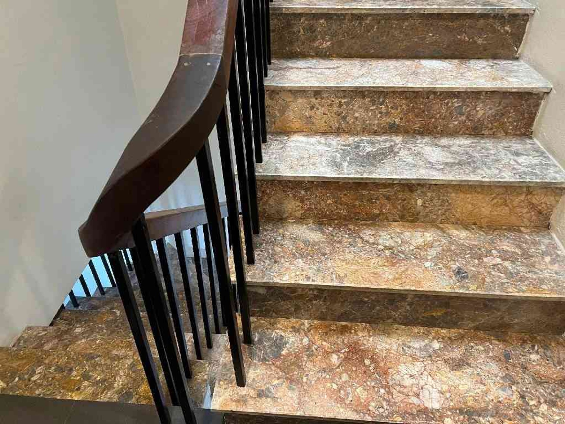 Bán nhà Yên Lạc - diện tích 39m2 4 tầng - Ô tô đỗ cổng - giá 11,9 tỷ