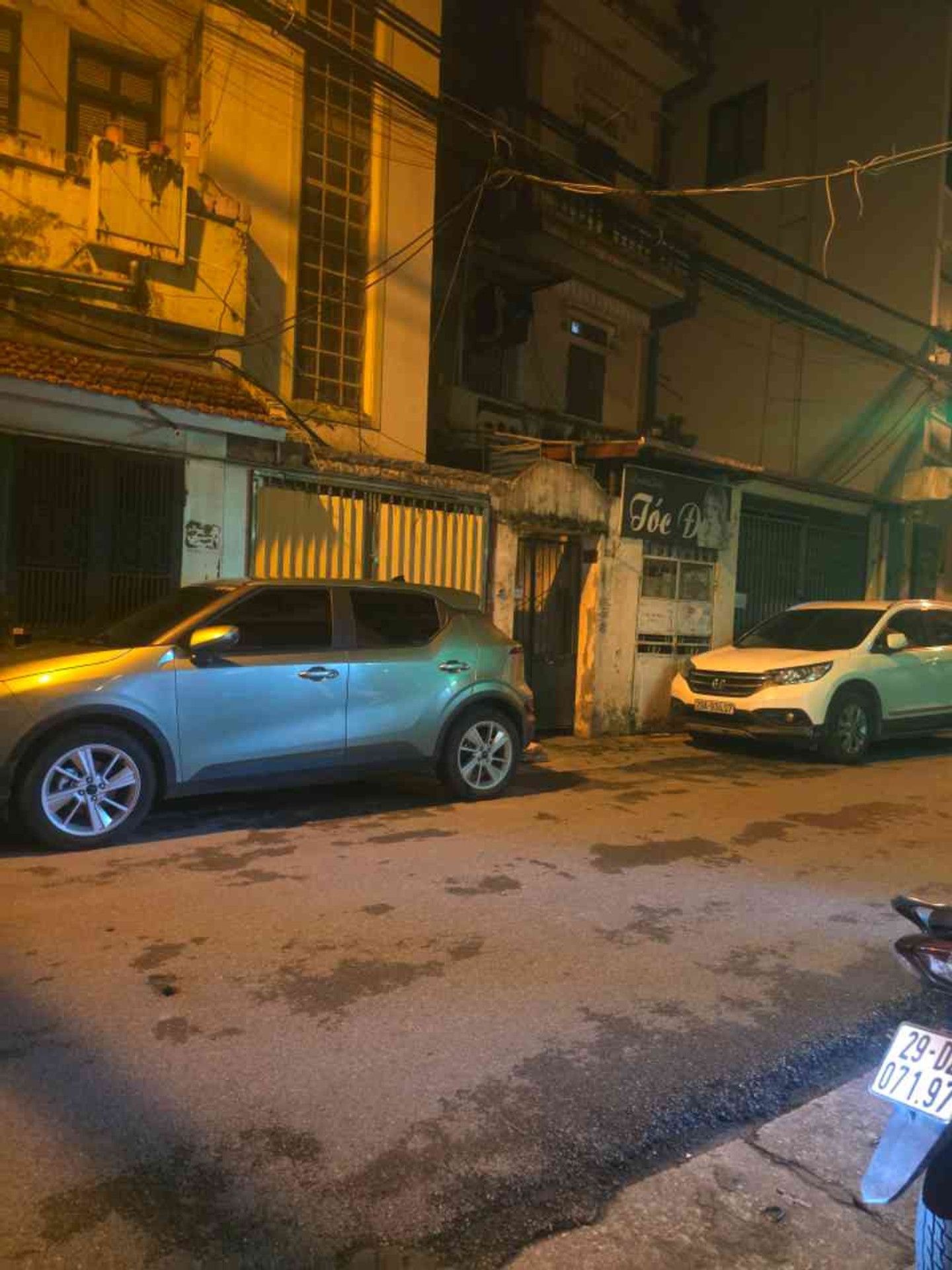 Bán nhà Yên Lạc - diện tích 39m2 4 tầng - Ô tô đỗ cổng - giá 11,9 tỷ