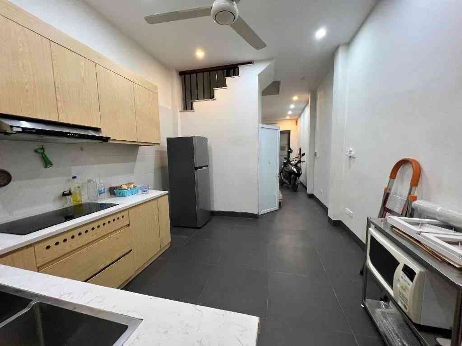 Bán nhà Yên Lạc - diện tích 39m2 4 tầng - Ô tô đỗ cổng - giá 11,9 tỷ