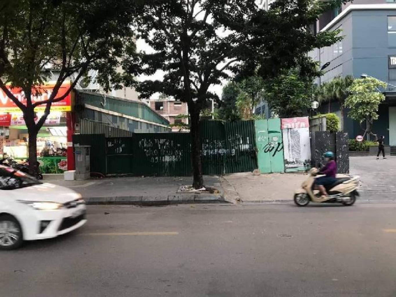 Bán nhà Vũ Tông Phan - diện tích 1111m2 1 tầng - Lô góc 2 mặt thoáng - giá 220 tỷ