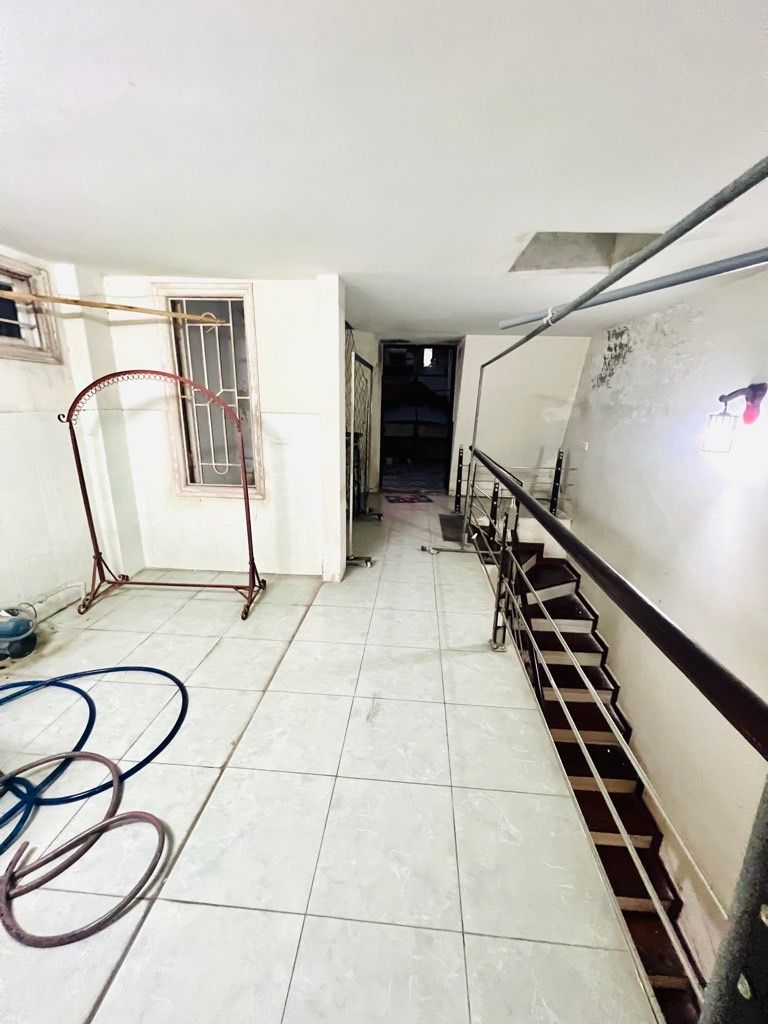 Bán nhà Hoàng Đạo Thành - diện tích 80m2 4 tầng - Ô tô đỗ dừng ngày đêm - giá 25,6 tỷ