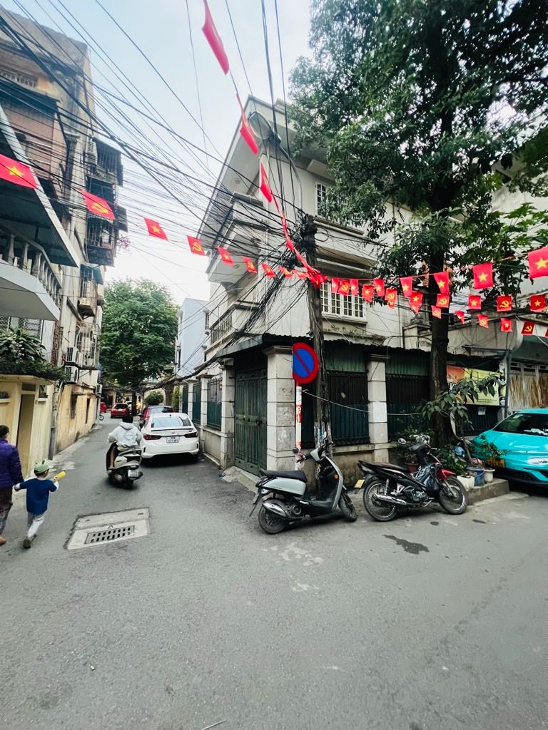 Bán nhà Hoàng Đạo Thành - diện tích 80m2 4 tầng - Ô tô đỗ dừng ngày đêm - giá 25,6 tỷ