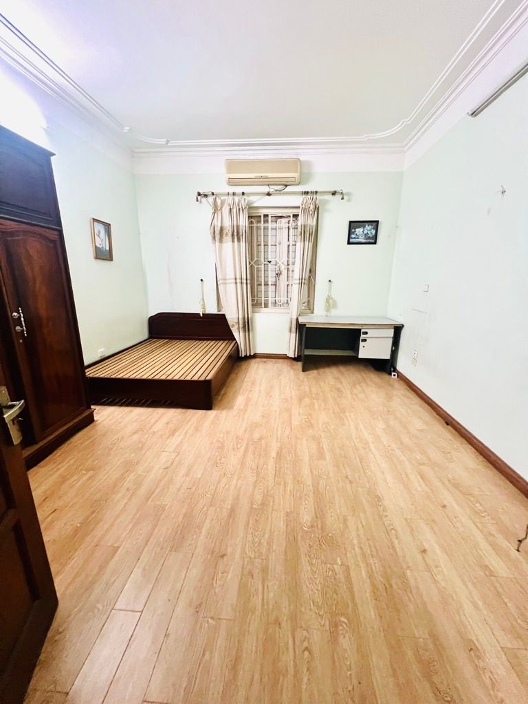 Bán nhà Hoàng Đạo Thành - diện tích 80m2 4 tầng - Ô tô đỗ dừng ngày đêm - giá 25,6 tỷ