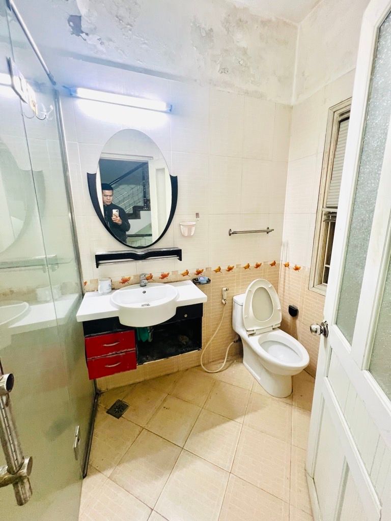 Bán nhà Hoàng Đạo Thành - diện tích 80m2 4 tầng - Ô tô đỗ dừng ngày đêm - giá 25,6 tỷ