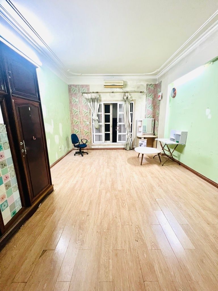 Bán nhà Hoàng Đạo Thành - diện tích 80m2 4 tầng - Ô tô đỗ dừng ngày đêm - giá 25,6 tỷ