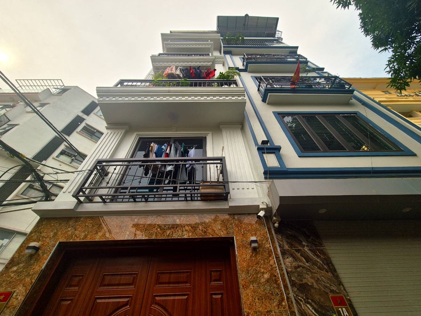 Bán nhà Vĩnh Tuy - diện tích 63m2 7 tầng - Lô góc 2 mặt thoáng - giá 29,9 tỷ