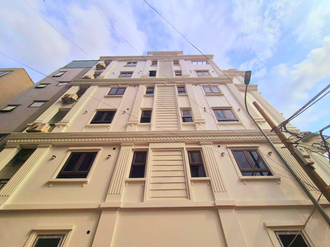 Bán nhà Vĩnh Tuy - diện tích 63m2 7 tầng - Lô góc 2 mặt thoáng - giá 29,9 tỷ