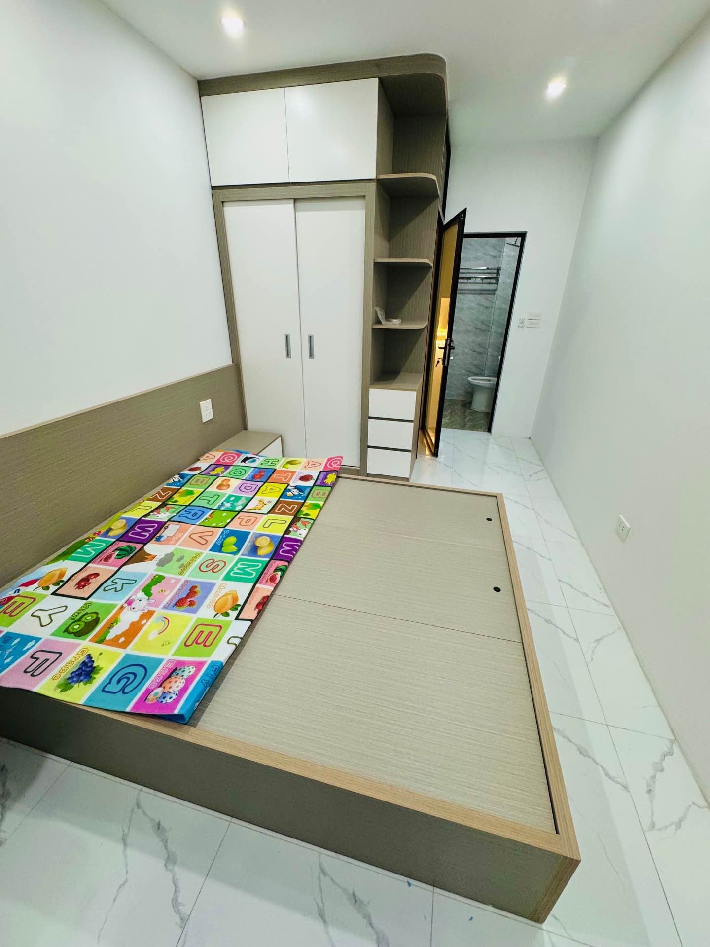 Bán nhà Lĩnh Nam - diện tích 22m2 4 tầng - Nhà đẹp full nội thất - giá 3,4 tỷ