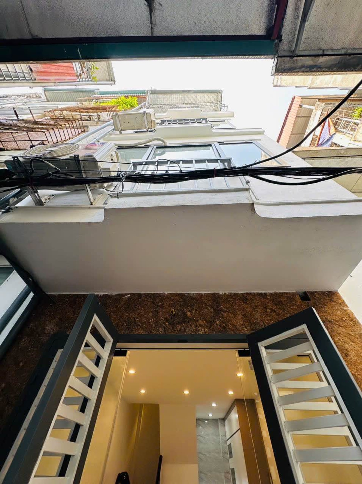 Bán nhà Lĩnh Nam - diện tích 22m2 4 tầng - Nhà đẹp full nội thất - giá 3,4 tỷ