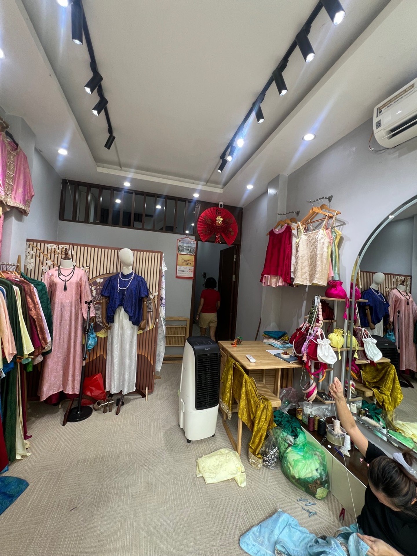 Bán nhà Phố 8/3 - diện tích 36m2 4 tầng - Mặt phố kinh doanh - giá 10,6 tỷ