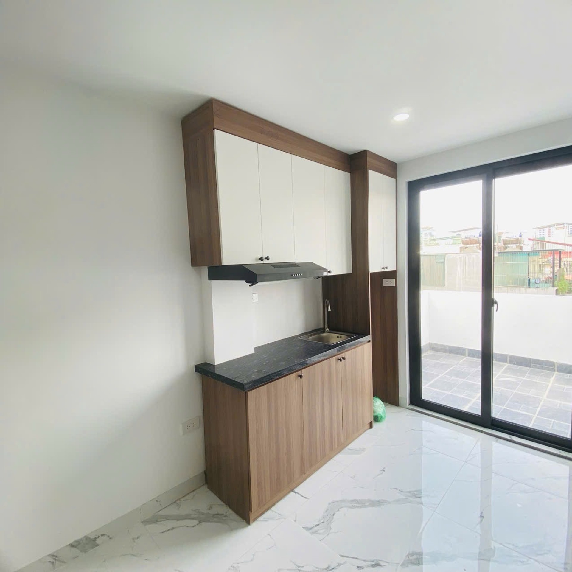 Bán nhà Hoàng Mai - diện tích 62m2 7 tầng - Ô tô đỗ cửa - giá 22,8 tỷ