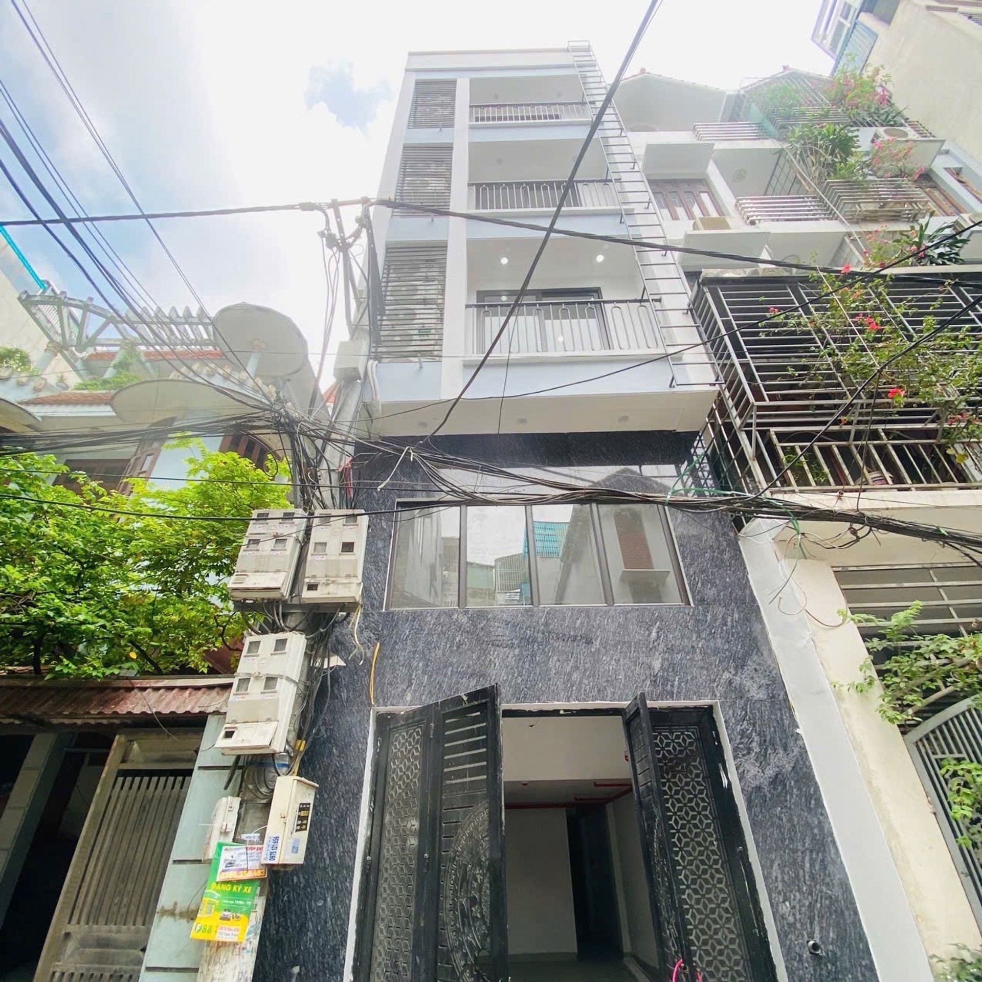Bán nhà Hoàng Mai - diện tích 62m2 7 tầng - Ô tô đỗ cửa - giá 22,8 tỷ