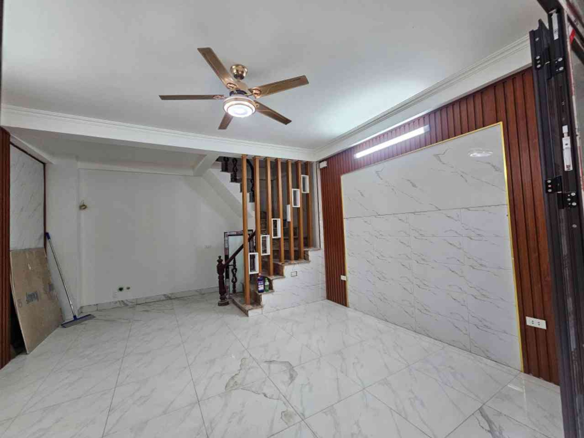 Bán nhà Vĩnh Hưng - diện tích 27m2 4 tầng - gần ô tô - giá 7,5 tỷ