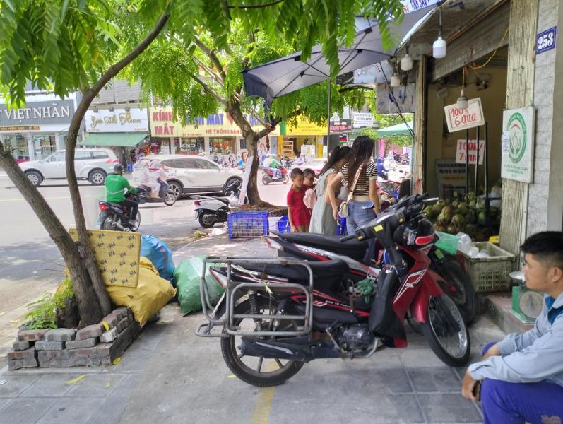 Bán nhà Trần Khát Chân - diện tích 95m2 2 tầng - Mặt phố trung tâm - giá 40 tỷ