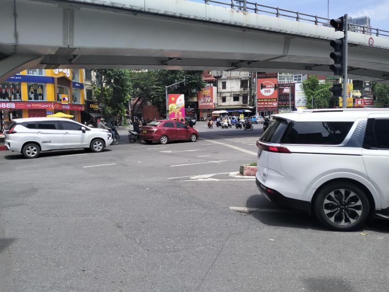 Bán nhà Trần Khát Chân - diện tích 95m2 2 tầng - Mặt phố trung tâm - giá 40 tỷ