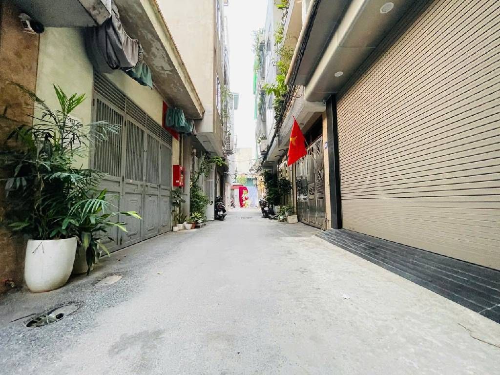Bán nhà Thịnh Liệt - diện tích 44m2 5 tầng - Ô tô đỗ cửa vào nhà - giá 12,5 tỷ