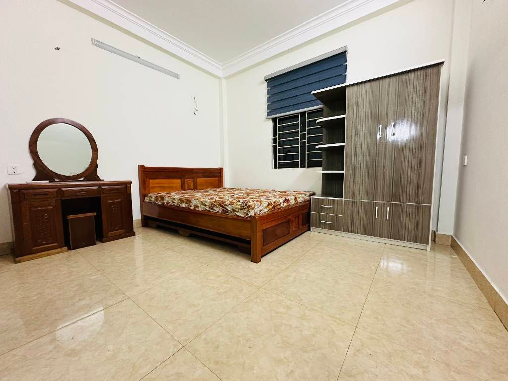 Bán nhà Thịnh Liệt - diện tích 44m2 5 tầng - Ô tô đỗ cửa vào nhà - giá 12,5 tỷ