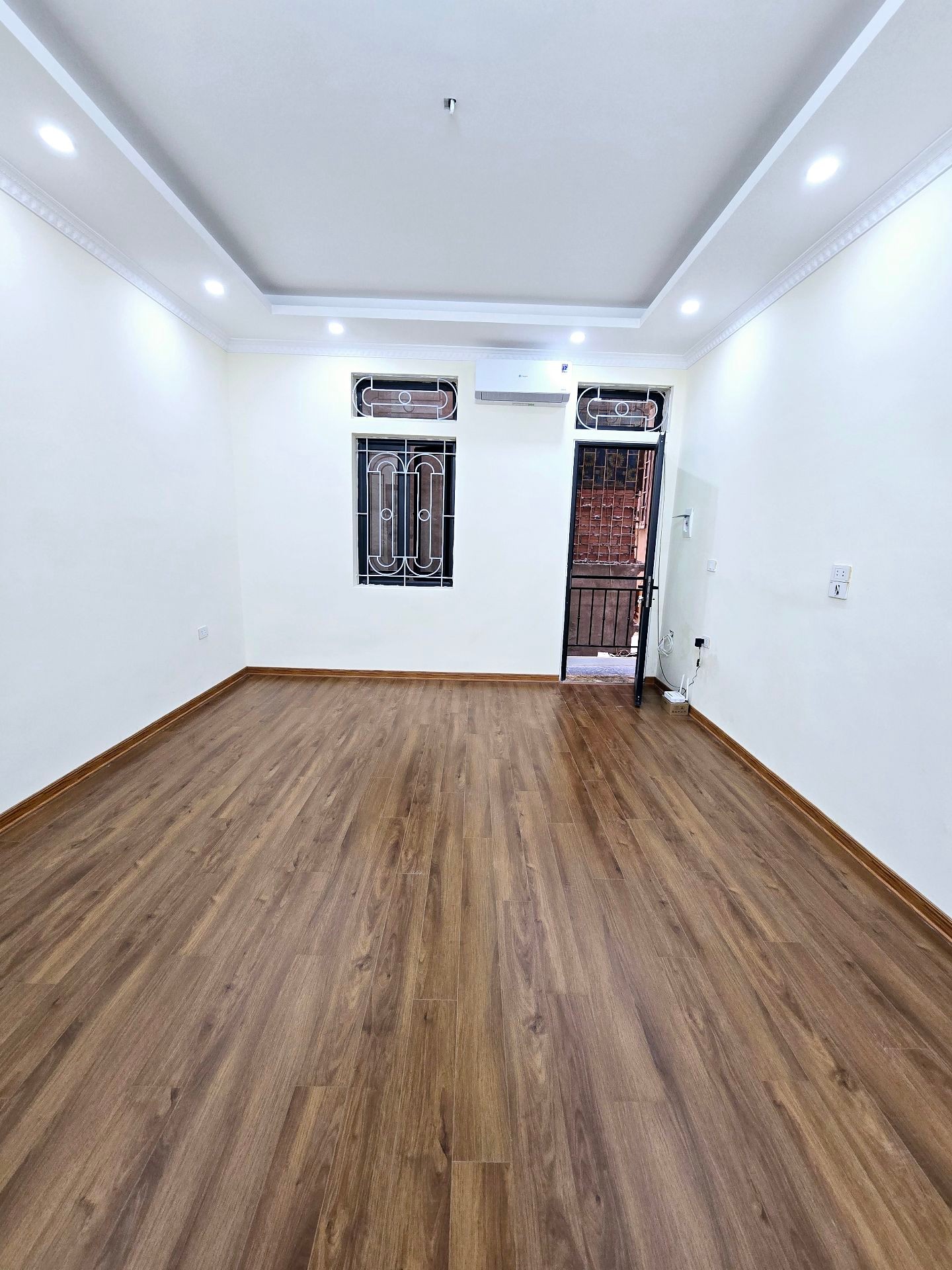 Bán nhà Minh Khai - diện tích 31m2 4 tầng - Nhà đẹp về ở ngay - giá 5,5 tỷ