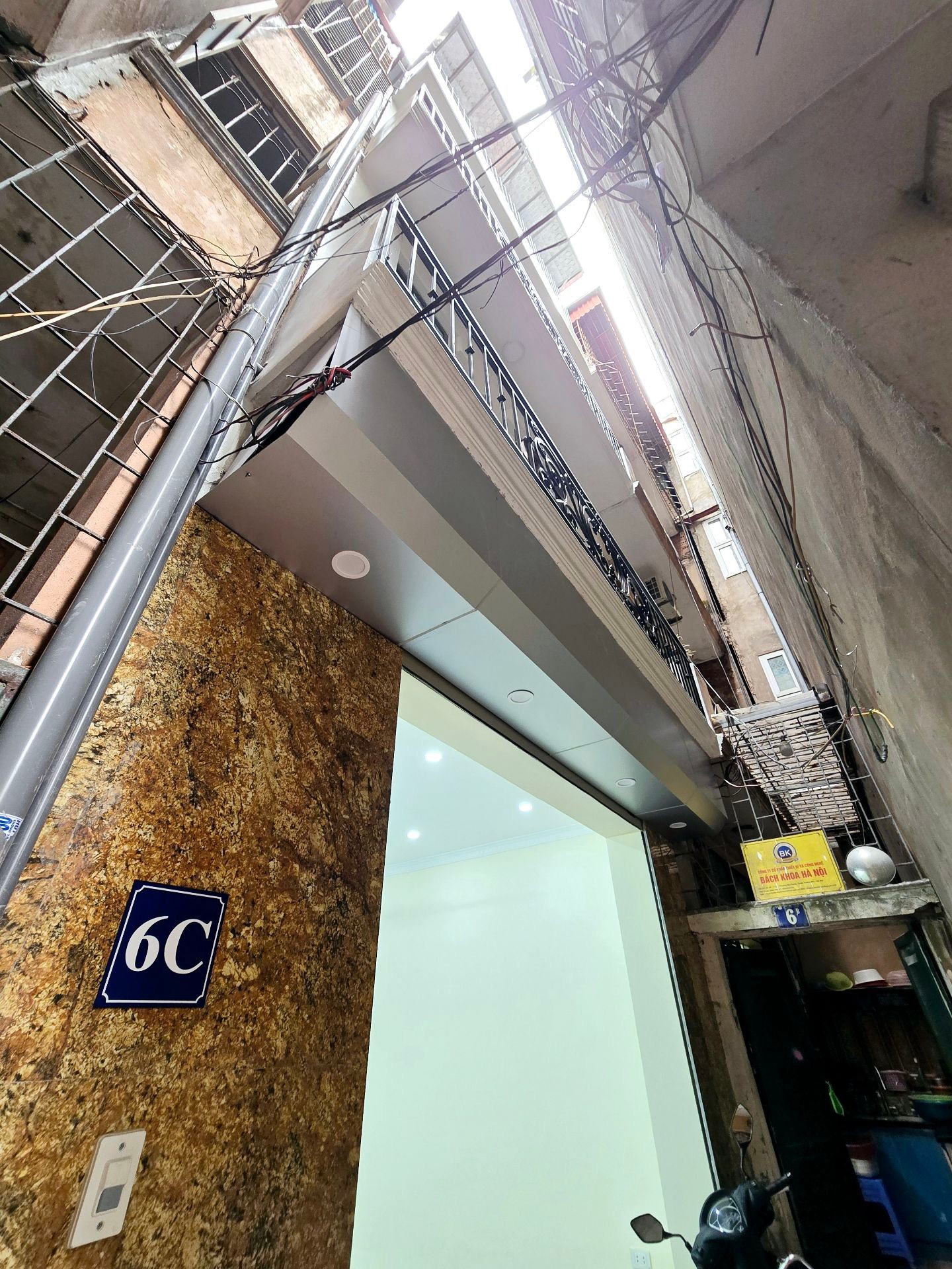 Bán nhà Minh Khai - diện tích 31m2 4 tầng - Nhà đẹp về ở ngay - giá 5,5 tỷ