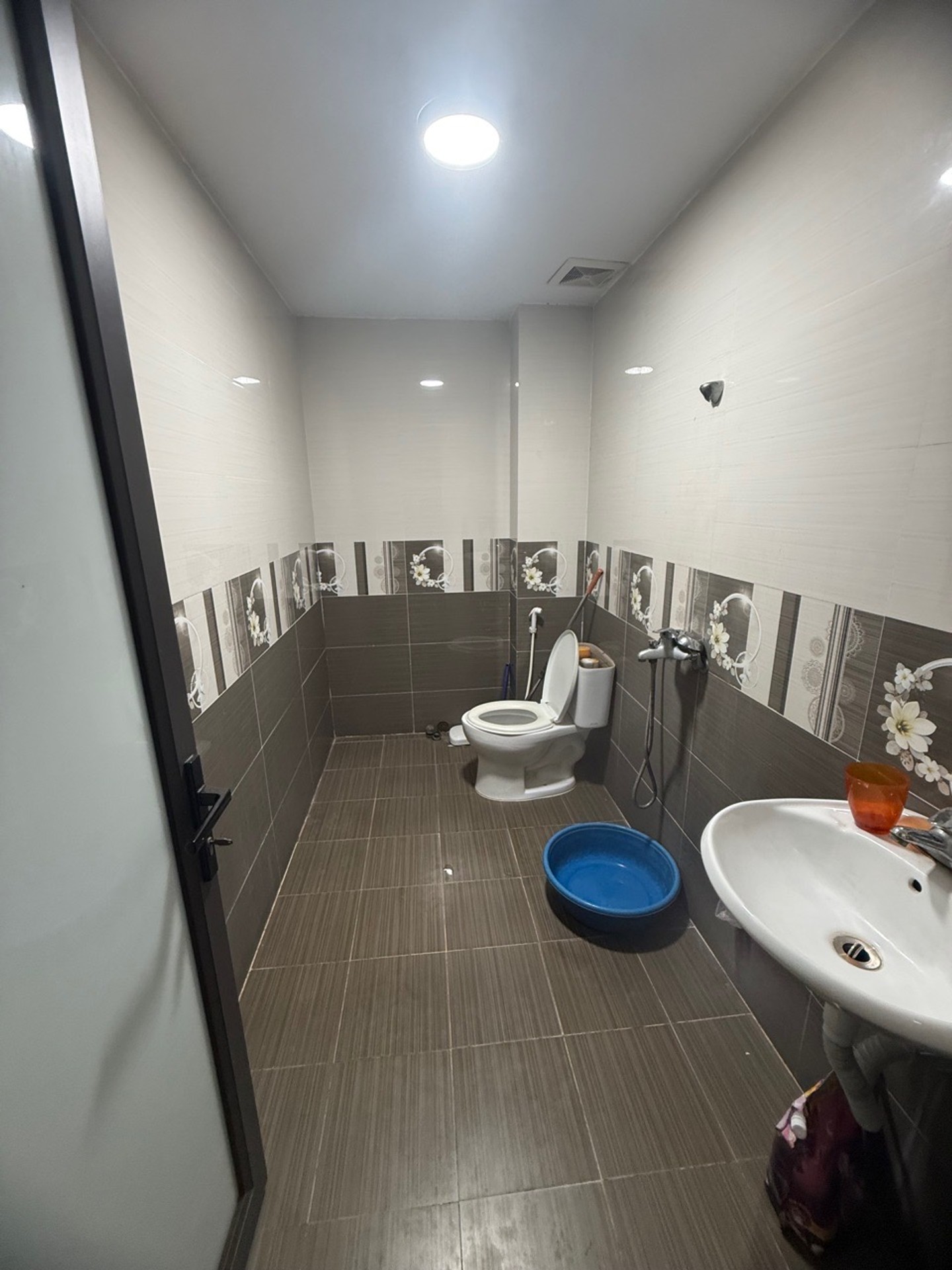 Bán nhà Định Công Hạ - diện tích 54m2 3 tầng - ô tô đỗ cửa - giá 3,7 tỷ