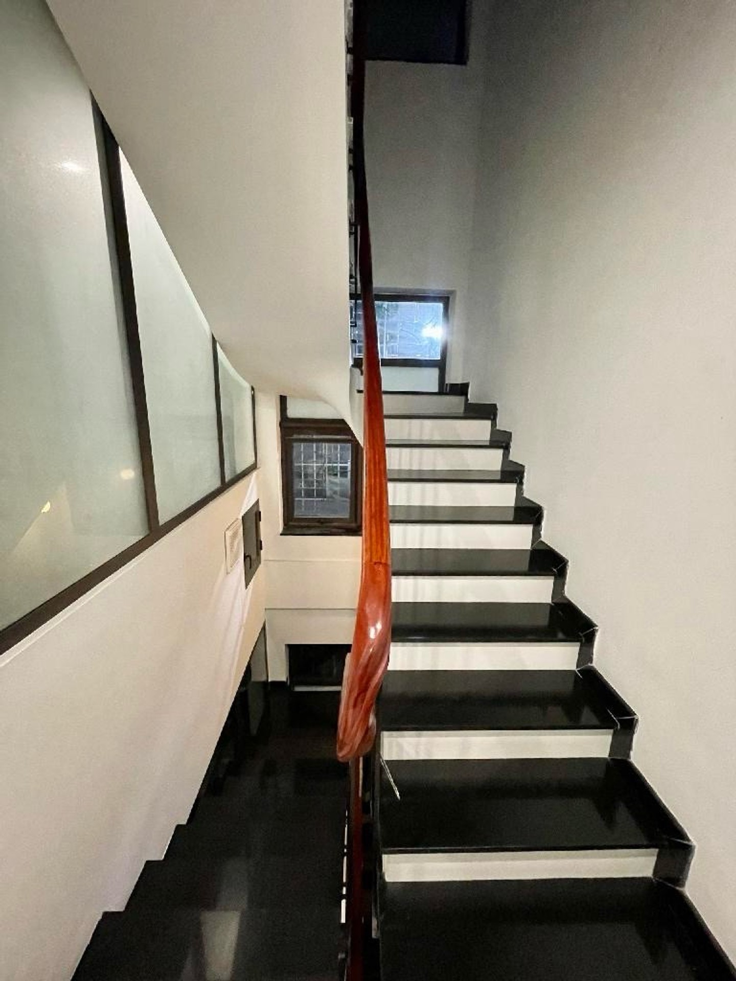 Bán nhà Thịnh Liệt - diện tích 72m2 4 tầng - Ô tô vào nhà - giá 21 tỷ