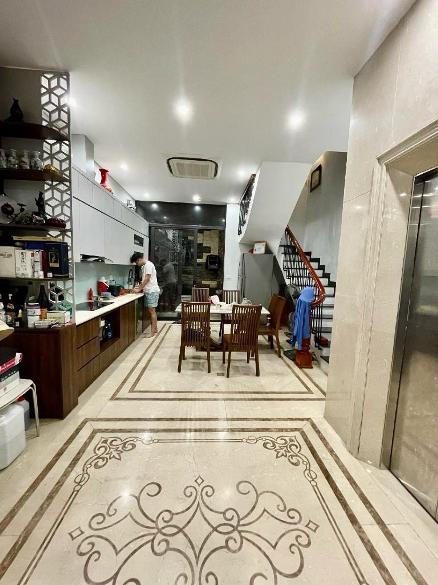 Bán nhà Thịnh Liệt - diện tích 72m2 4 tầng - Ô tô vào nhà - giá 21 tỷ