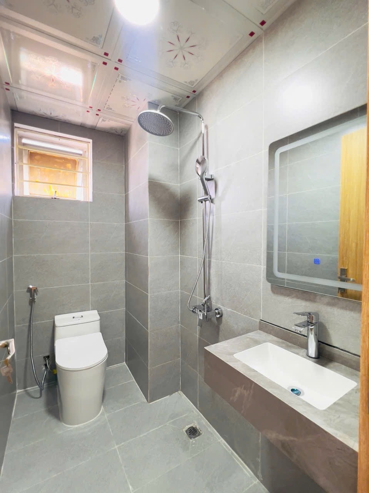 Bán nhà Linh đàm - diện tích 76m2 1 tầng - Ô tô đỗ sảnh - giá 4,32 tỷ