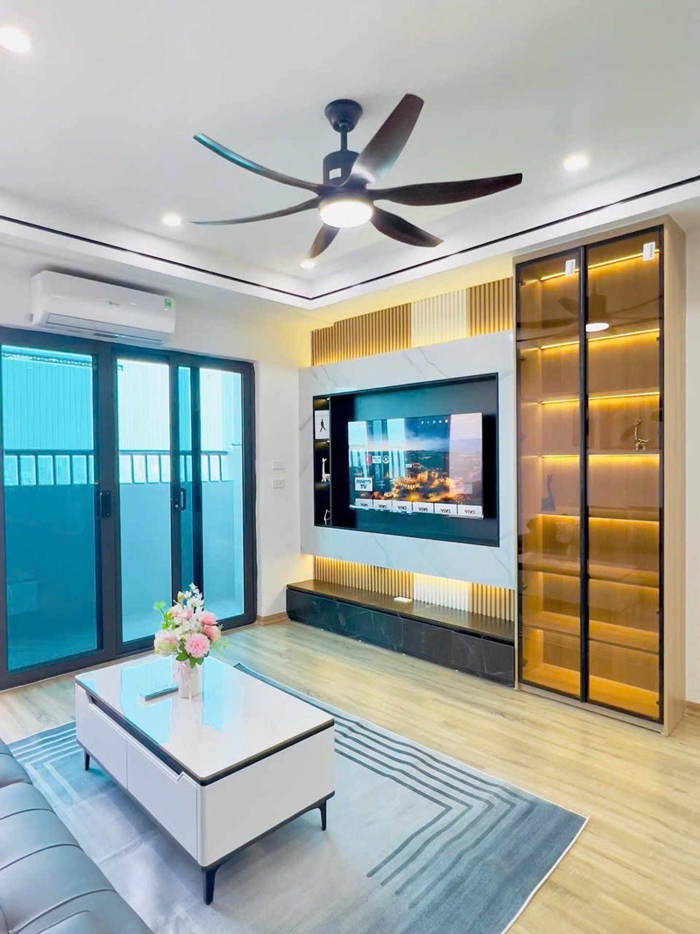 Bán nhà Linh đàm - diện tích 76m2 1 tầng - Ô tô đỗ sảnh - giá 4,32 tỷ