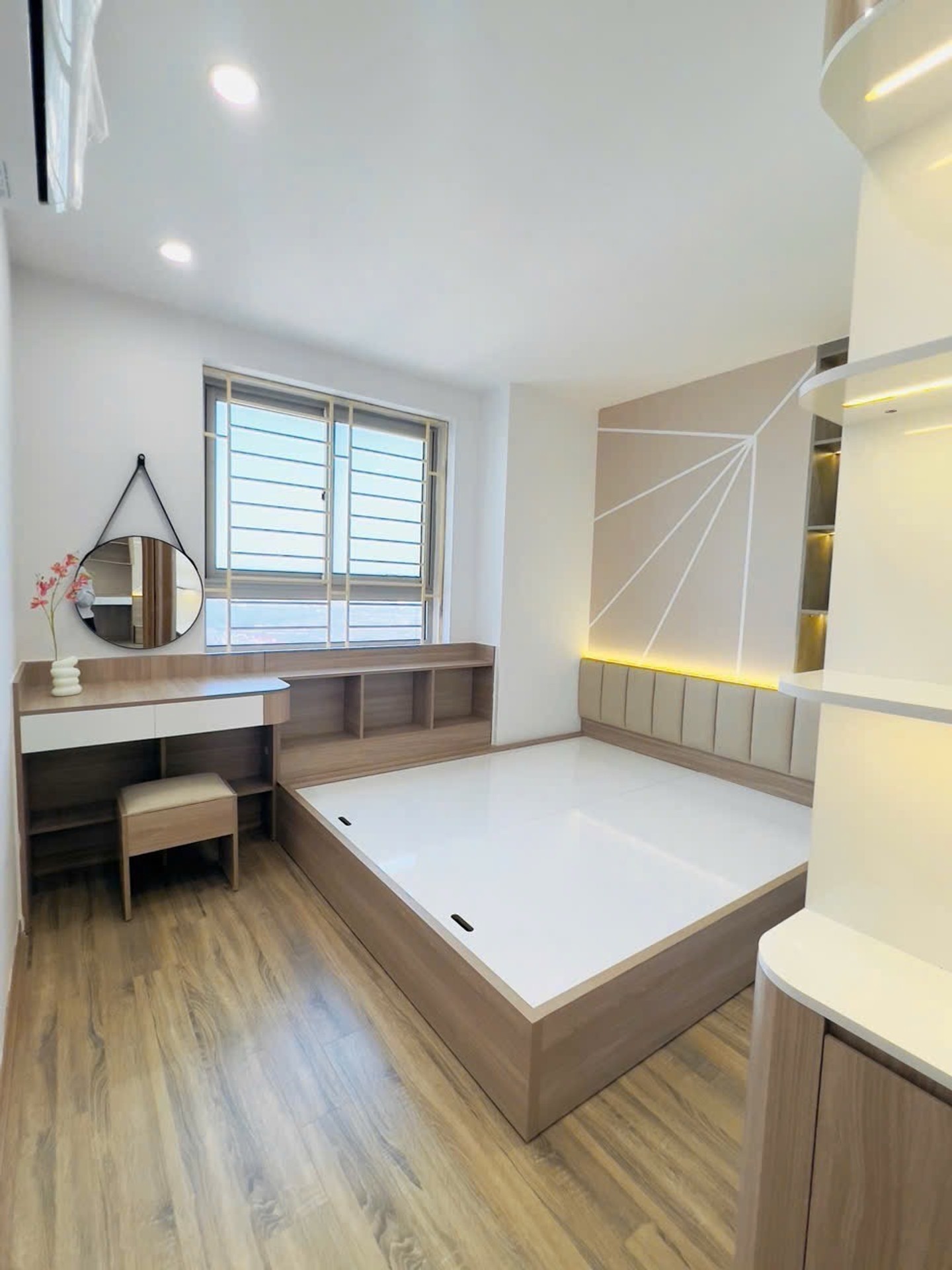Bán nhà Linh đàm - diện tích 76m2 1 tầng - Ô tô đỗ sảnh - giá 4,32 tỷ
