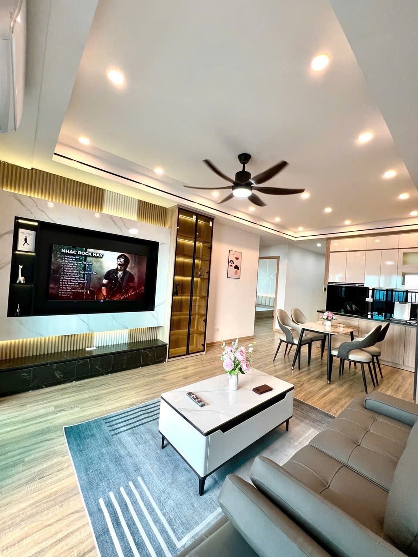 Bán nhà Linh đàm - diện tích 76m2 1 tầng - Ô tô đỗ sảnh - giá 4,32 tỷ