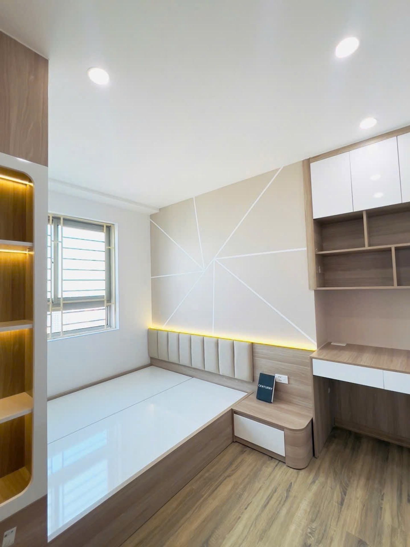 Bán nhà Linh đàm - diện tích 76m2 1 tầng - Ô tô đỗ sảnh - giá 4,32 tỷ