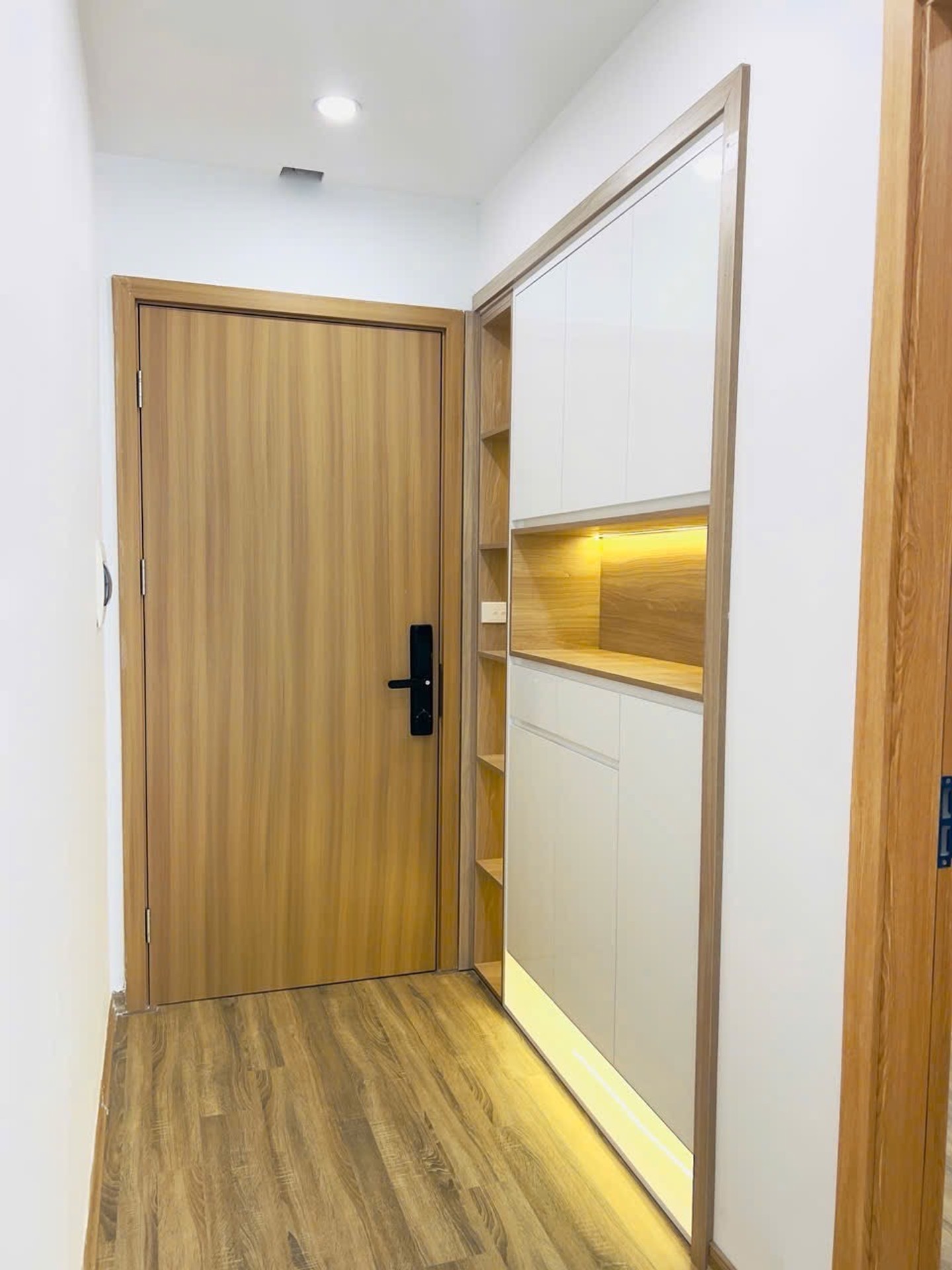 Bán nhà Linh đàm - diện tích 76m2 1 tầng - Ô tô đỗ sảnh - giá 4,32 tỷ