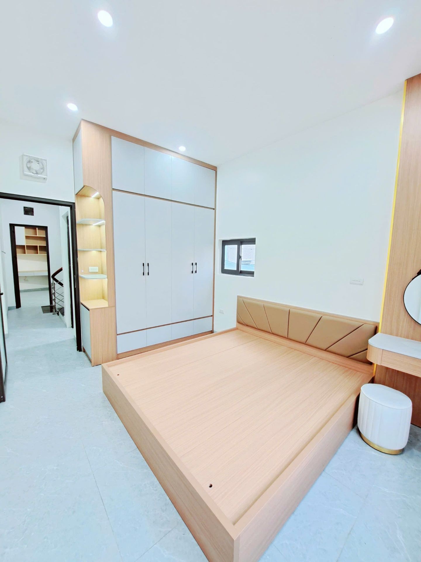 Bán nhà Thanh Lân - diện tích 36m2 4 tầng - Ô tô đỗ cổng - giá 7,79 tỷ
